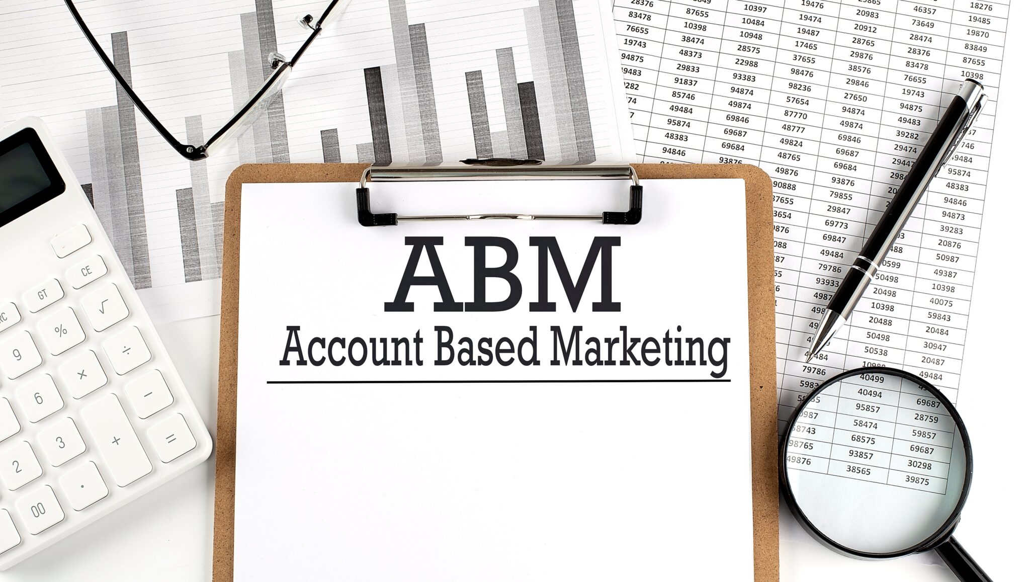 ABM-Strategien für zielgerichtetes Marketing: Ein umfassender Ansatz zur Kundengewinnung und ROI-Optimierung.